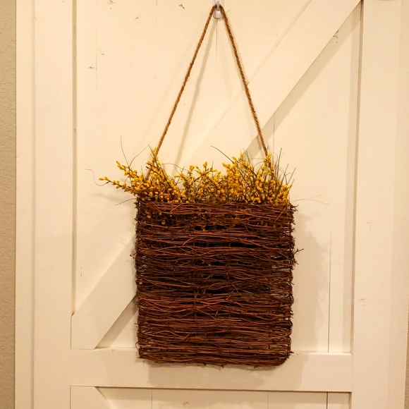 Farmhouse Wicker Floral Hanging Basket - Picture 2 of 7